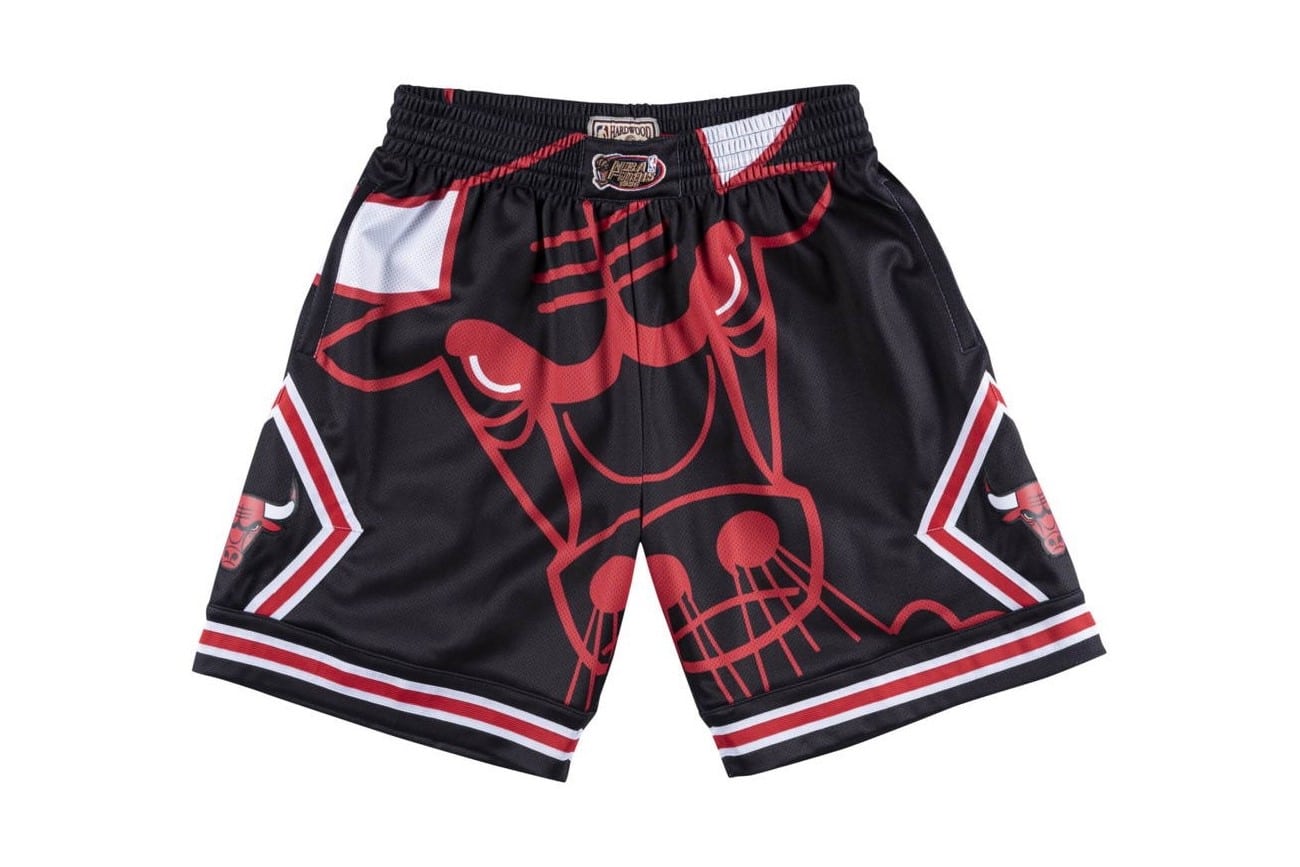 Chicago Bulls Big Face Black Hardwood Classics Shorts (M&N)